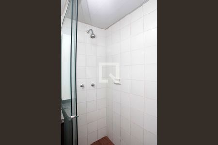 Banheiro de kitnet/studio para alugar com 1 quarto, 27m² em Centro Histórico, Porto Alegre