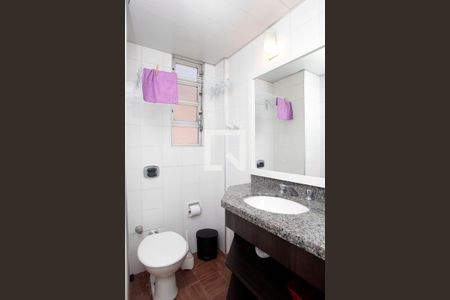 Banheiro de kitnet/studio à venda com 1 quarto, 27m² em Centro Histórico, Porto Alegre