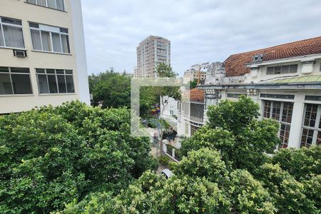 Vista  de apartamento à venda com 3 quartos, 110m² em Laranjeiras, Rio de Janeiro