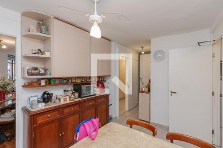 Apartamento à venda com 160m², 4 quartos e 3 vagas Apartamento à venda com 160m², 4 quartos e 3 vagasCopa