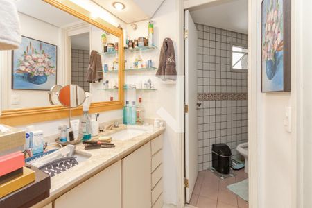 Apartamento à venda com 160m², 4 quartos e 3 vagas Apartamento à venda com 160m², 4 quartos e 3 vagasBanheiro da Suíte 1