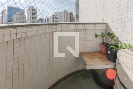 Apartamento à venda com 160m², 4 quartos e 3 vagas Apartamento à venda com 160m², 4 quartos e 3 vagasVaranda da Suíte 2