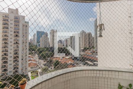 Apartamento à venda com 160m², 4 quartos e 3 vagas Apartamento à venda com 160m², 4 quartos e 3 vagasVaranda da Suíte 2