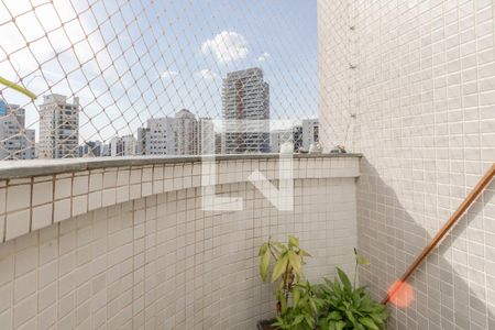 Apartamento à venda com 160m², 4 quartos e 3 vagas Apartamento à venda com 160m², 4 quartos e 3 vagasVaranda da Suíte 1