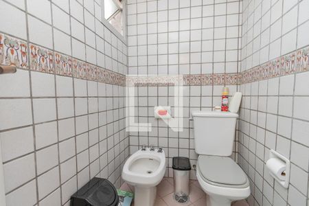 Apartamento à venda com 160m², 4 quartos e 3 vagas Apartamento à venda com 160m², 4 quartos e 3 vagasBanheiro da Suíte 1
