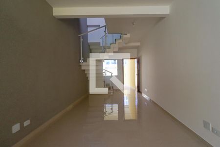Sala de casa à venda com 3 quartos, 110m² em Vila Marari, São Paulo