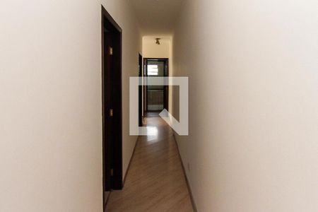 Corredor de casa para alugar com 3 quartos, 143m² em Vila Antonieta, São Paulo
