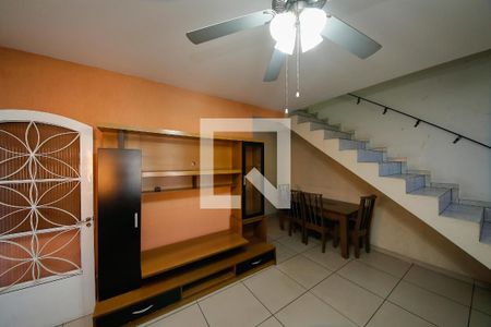 Sala de casa para alugar com 4 quartos, 200m² em Vila Ivone, São Paulo
