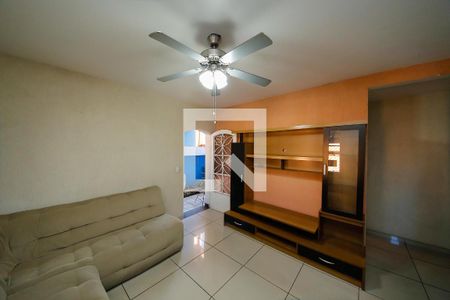 Sala de casa para alugar com 4 quartos, 200m² em Vila Ivone, São Paulo