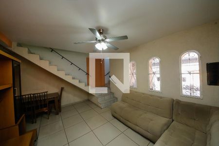 Sala de casa para alugar com 4 quartos, 200m² em Vila Ivone, São Paulo