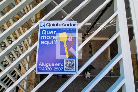 Casa para alugar com 200m², 4 quartos e 2 vagasFachada