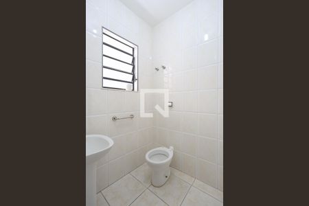 Banheiro de casa para alugar com 1 quarto, 36m² em Vila Basileia, São Paulo