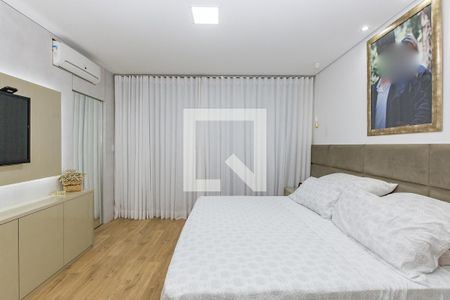 Casa à venda com 470m², 4 quartos e 8 vagasSuíte