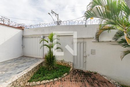 Casa à venda com 470m², 4 quartos e 8 vagasEntrada - Garagem