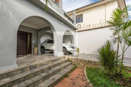 Casa à venda com 470m², 4 quartos e 8 vagasEntrada - Garagem