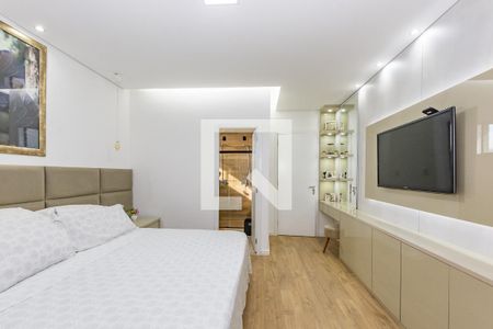 Casa à venda com 470m², 4 quartos e 8 vagasSuíte