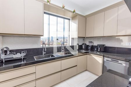 Casa à venda com 470m², 4 quartos e 8 vagasCozinha