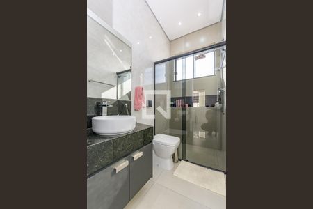 Casa à venda com 470m², 4 quartos e 8 vagasBanheiro Social