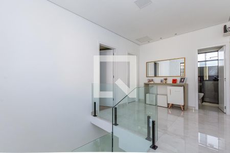 Casa à venda com 470m², 4 quartos e 8 vagasCorredor