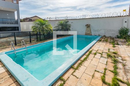 Casa à venda com 470m², 4 quartos e 8 vagasPiscina