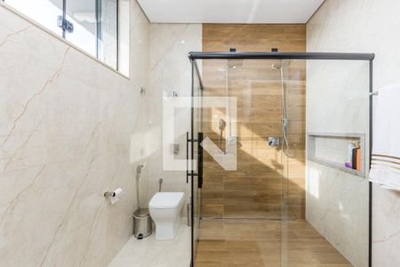 Casa à venda com 470m², 4 quartos e 8 vagasBanheiro da Suíte