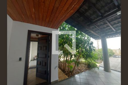 Casa à venda com 419m², 4 quartos e 4 vagasGaragem