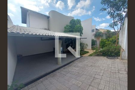 Casa à venda com 419m², 4 quartos e 4 vagasGaragem