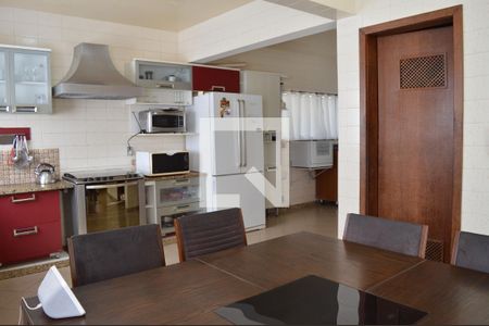 Casa à venda com 419m², 4 quartos e 4 vagasCozinha