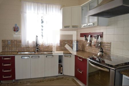 Casa à venda com 419m², 4 quartos e 4 vagasCozinha