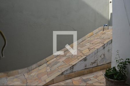 Casa à venda com 419m², 4 quartos e 4 vagasentrada lateral para o quintal