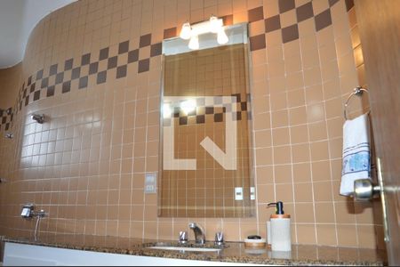 Casa à venda com 419m², 4 quartos e 4 vagasBanheiro da Suite