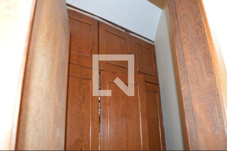 Casa à venda com 419m², 4 quartos e 4 vagasRoupeiro do corredor