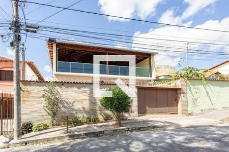 Casa à venda com 483m², 5 quartos e 3 vagas