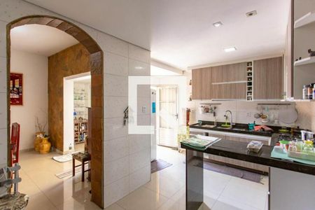 Casa à venda com 483m², 5 quartos e 3 vagas