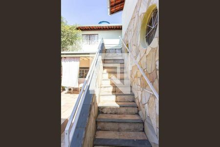 Casa à venda com 483m², 5 quartos e 3 vagas