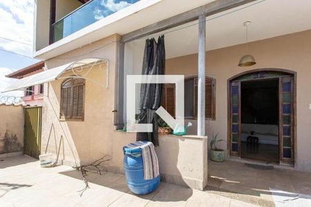 Casa à venda com 483m², 5 quartos e 3 vagas