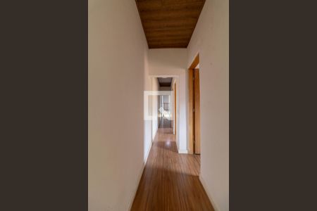 Corredor para os Quartos de casa para alugar com 3 quartos, 85m² em Parque Maria Luiza, São Paulo