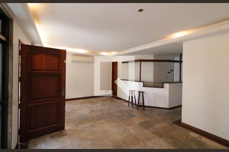 Sala de casa à venda com 3 quartos, 240m² em Jardim Guanabara, Rio de Janeiro