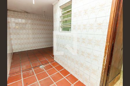 Casa à venda com 100m², 2 quartos e sem vagaÁrea de Serviço e Quintal