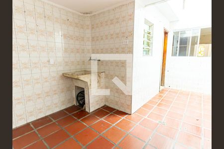 Casa à venda com 100m², 2 quartos e sem vagaÁrea de Serviço e Quintal