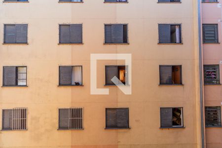 Vista Quarto 1 de apartamento para alugar com 2 quartos, 49m² em Conjunto Residencial José Bonifácio, São Paulo