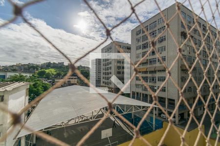 Vista da Sala de apartamento para alugar com 2 quartos, 70m² em Olaria, Rio de Janeiro