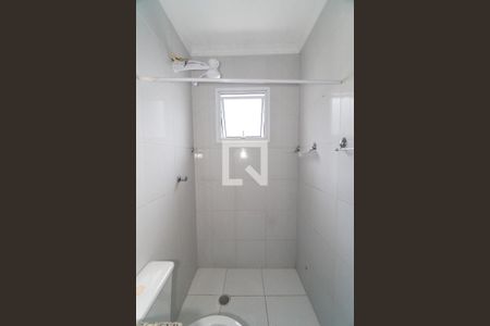 Banheiro da Suíte 1 Detalhe de casa para alugar com 2 quartos, 90m² em Jardim Itacolomi, São Paulo