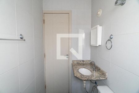 Banheiro da Suíte 1 de casa para alugar com 2 quartos, 90m² em Jardim Itacolomi, São Paulo