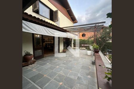 Casa à venda com 450m², 8 quartos e 3 vagasArea Externa