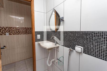 Banheiro  de casa para alugar com 1 quarto, 50m² em Taboão, Diadema