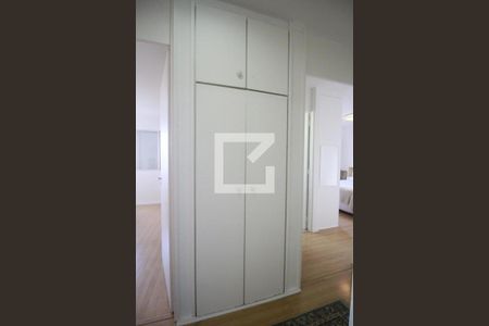 Corredor Quartos de apartamento à venda com 3 quartos, 102m² em Vila Olímpia, São Paulo