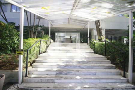 Apartamento à venda com 102m², 3 quartos e 1 vagaEntrada