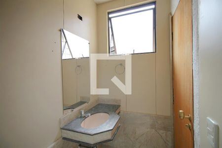 Apartamento à venda com 330m², 5 quartos e 2 vagasBanheiro da Suíte 1