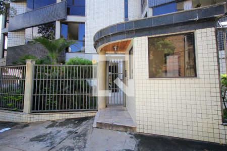 Apartamento à venda com 330m², 5 quartos e 2 vagasFachada